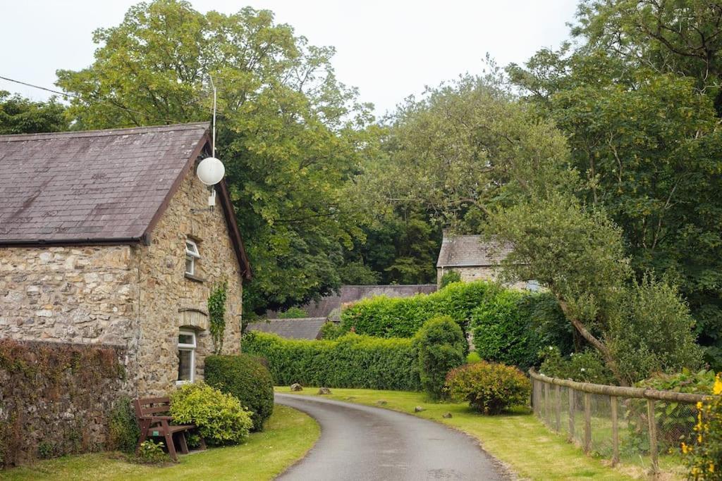 Barn Cottage - Family-Friendly Cottage With Heated Indoor Pool ハバーフォードウェスト エクステリア 写真